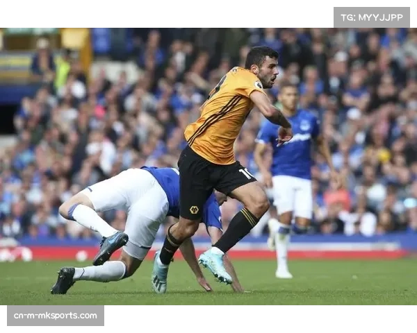 帕尔马前锋库特罗内面对旧主 展现积极跑动与拼抢